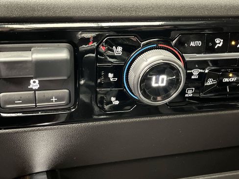 Certified 2024 Chevrolet Silverado 1500 High Country w/ High Country Premium Package AWD/4WD image 25
