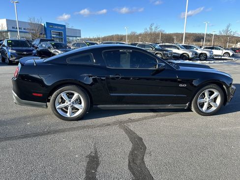 Used 2011 Ford Mustang GT Premium image 8