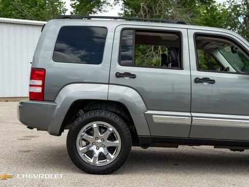 Used 2012 Jeep Liberty Sport AWD/4WD image 5