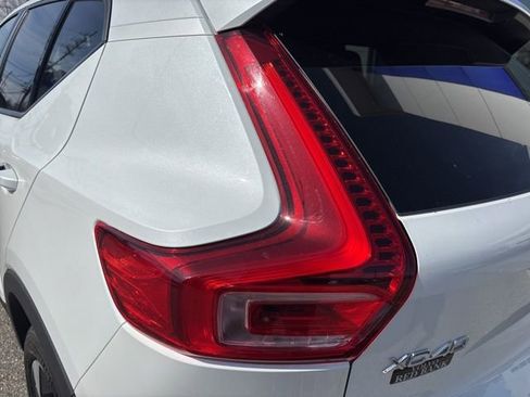 Used 2025 Volvo XC40 B5 Plus AWD/4WD image 11