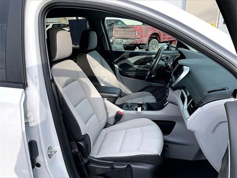 Used 2023 GMC Terrain SLE w/ Driver Convenience Package image 7