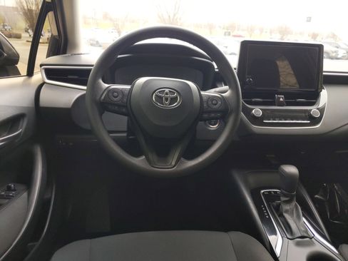 Used 2025 Toyota Corolla LE w/ LE Premium Package image 16