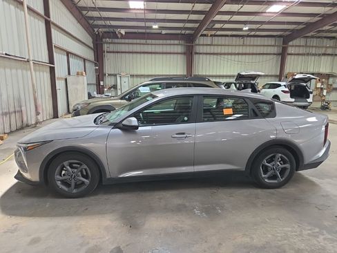 Used 2025 Kia K4 LXS image 9