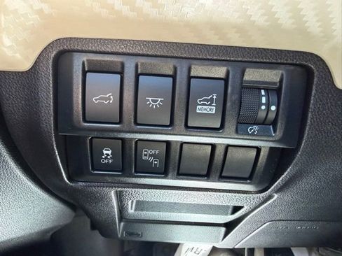 Used 2020 Subaru Ascent Premium w/ Convenience Package AWD/4WD image 23