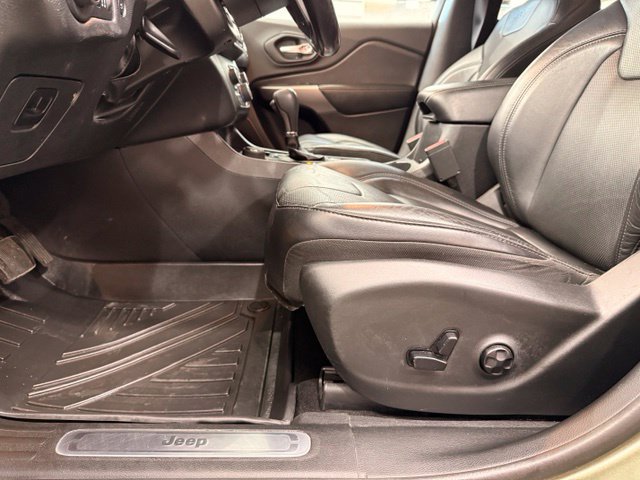 Used 2020 Jeep Cherokee Limited AWD/4WD image 7