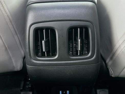 Used 2025 Hyundai Santa Cruz SEL FWD image 28