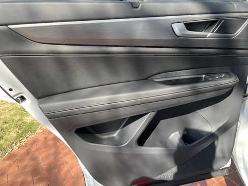 New 2026 Volkswagen Atlas Cross Sport SE FWD image 10