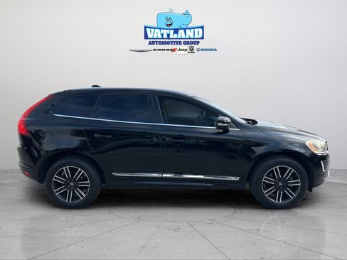 Used 2017 Volvo XC60 T5 Dynamic w/ Preferred Option Package image 6