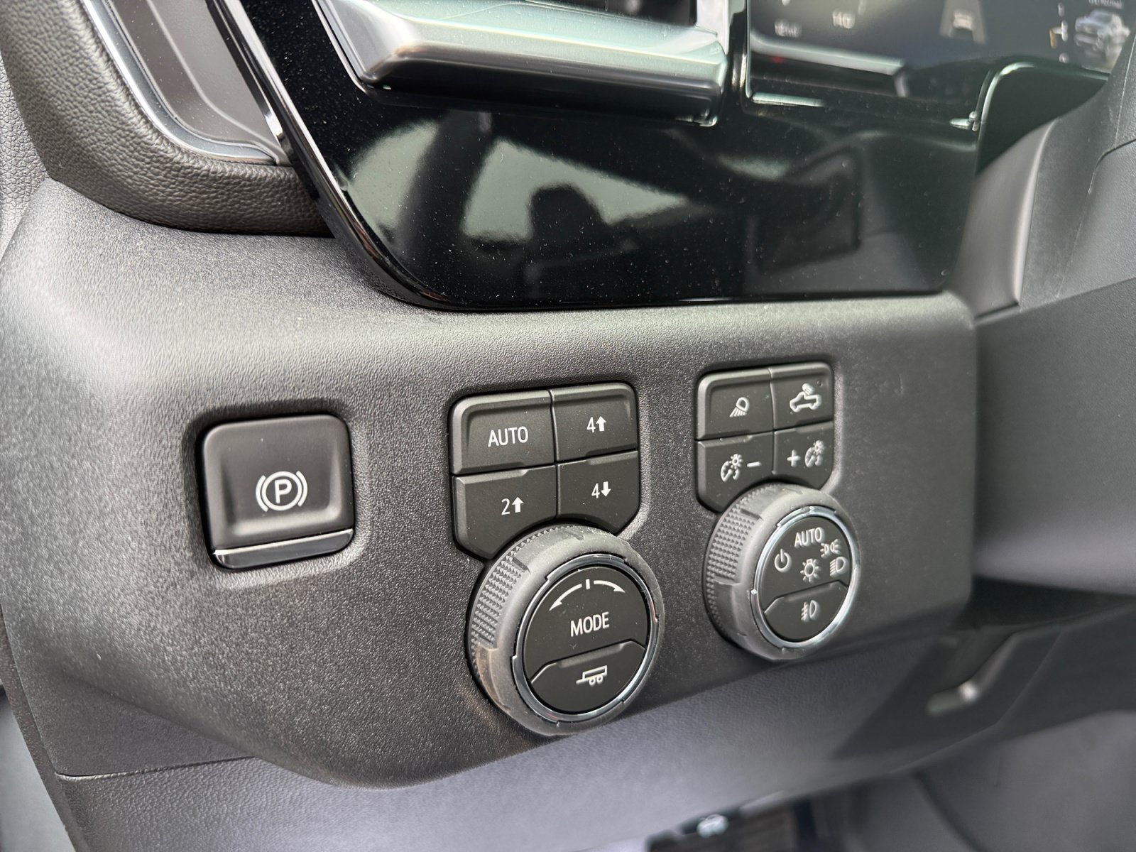 New 2026 Chevrolet Silverado 1500 RST AWD/4WD image 18