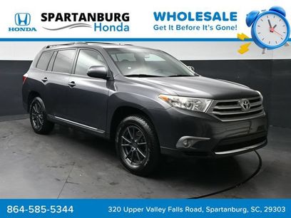 Used 2011 Toyota Highlander SE w/ Tow Pkg