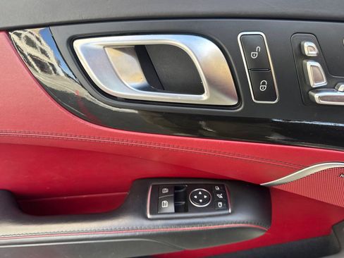 Used 2018 Mercedes-Benz SL 63 AMG image 12