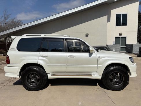 Used 1998 Toyota Land Cruiser image 3