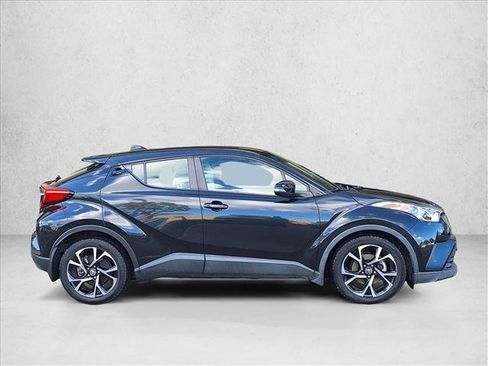 Used 2019 Toyota C-HR XLE image 4