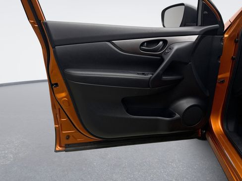 Used 2022 Nissan Rogue Sport S image 9