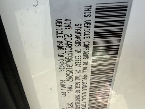 Used 2018 Chrysler Pacifica Touring Plus image 34