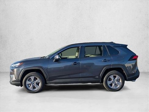 Used 2025 Toyota RAV4 XLE AWD/4WD image 6
