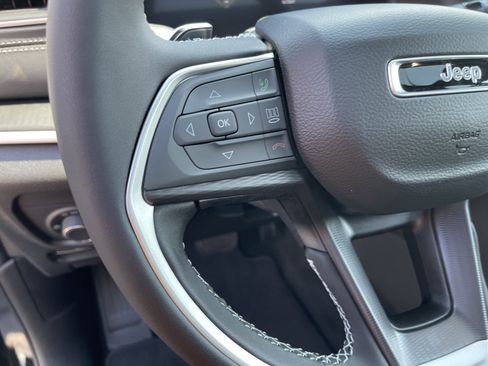 New 2025 Jeep Grand Cherokee Laredo X image 19