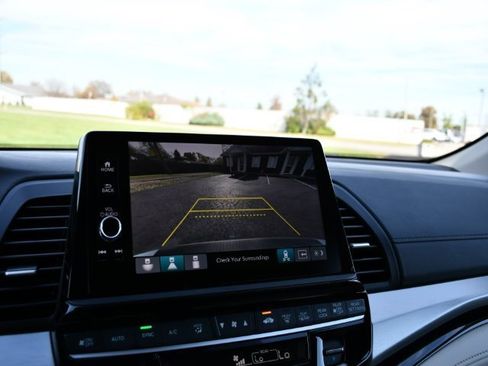 Used 2025 Honda Odyssey Touring image 15