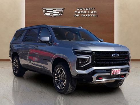 Used 2025 Chevrolet Suburban Z71 image 6