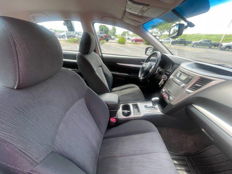 Used 2013 Subaru Legacy 2.5i Premium AWD/4WD image 10