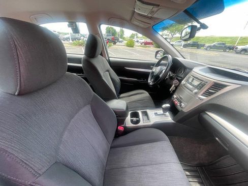 Used 2013 Subaru Legacy 2.5i Premium AWD/4WD image 10