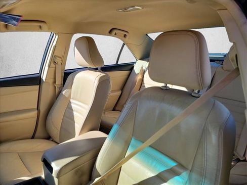 Used 2016 Toyota Camry XLE image 13