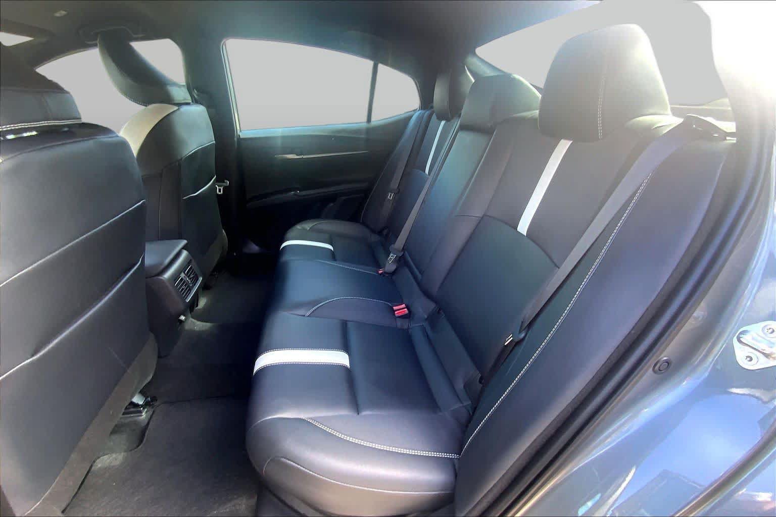 Used 2026 Toyota Camry SE w/ Convenience Package FWD image 20