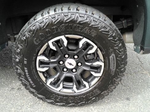 Certified 2022 Chevrolet Silverado 1500 ZR2 w/ Technology Package AWD/4WD image 29
