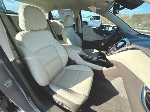 Used 2024 Chevrolet Malibu LT image 28