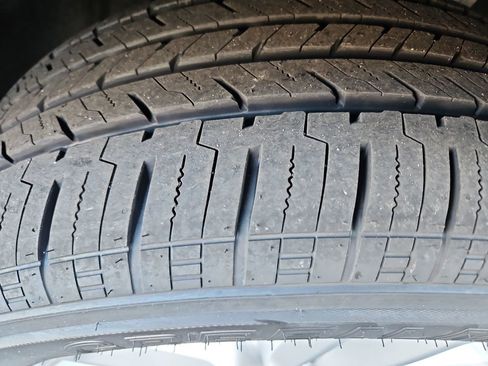 Used 2024 Dodge Durango GT image 40