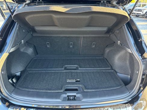 Certified 2022 Nissan Rogue Sport SV image 25