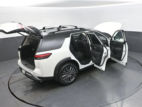 Used 2024 Nissan Pathfinder SL w/ SL Premium Package FWD image 42