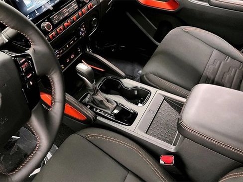 New 2025 Nissan Frontier PRO-4X w/ Pro Convenience Package image 8