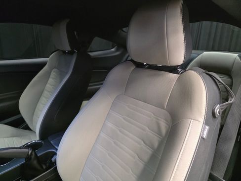 Used 2016 Ford Mustang GT RWD image 34