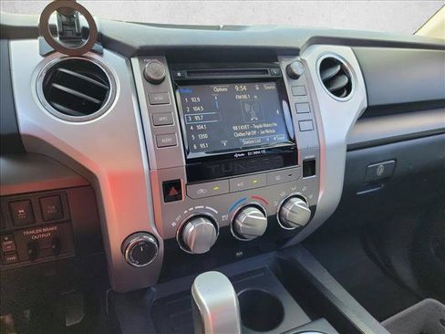 Used 2017 Toyota Tundra SR5 w/ SR5 Upgrade Package AWD/4WD image 17