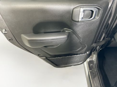 Used 2024 Jeep Wrangler Unlimited AWD/4WD image 24