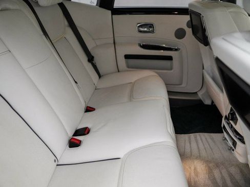 Used 2019 Rolls-Royce Ghost image 24