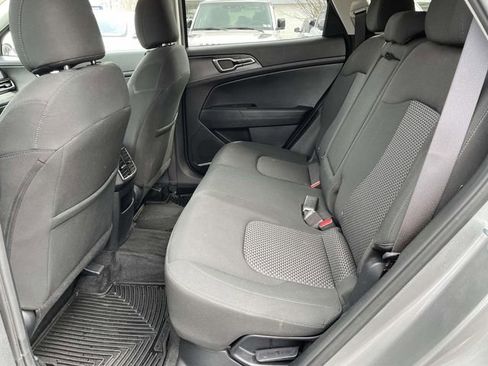 Used 2023 Kia Sportage LX image 10