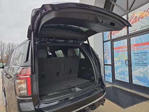 Used 2024 Chevrolet Tahoe Premier AWD/4WD image 94
