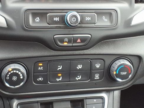 Used 2024 GMC Terrain SLE AWD/4WD image 23