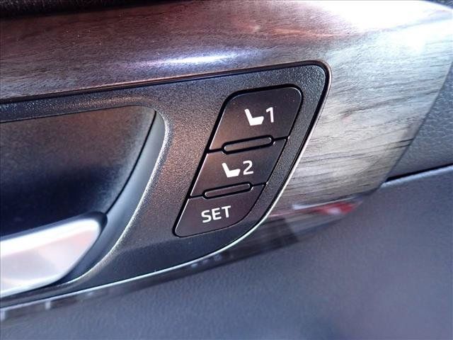 Certified 2026 Toyota Highlander Platinum AWD/4WD image 17
