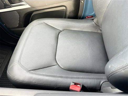 Used 2023 Land Rover Defender 90 SE image 22