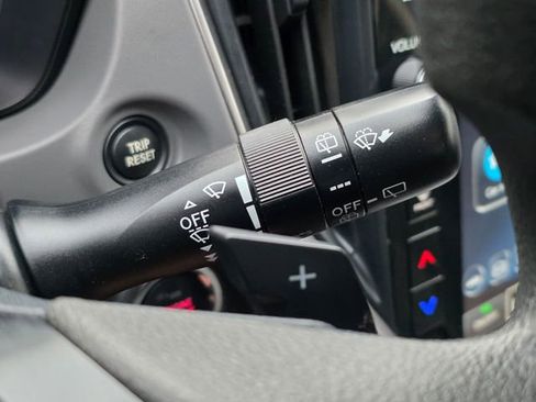 Used 2024 Subaru Crosstrek 2.0i Premium AWD/4WD image 37