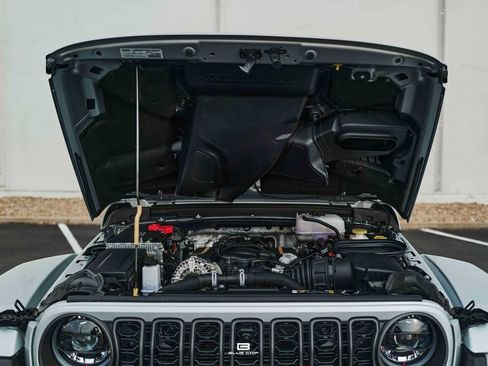 Used 2024 Jeep Wrangler Unlimited Rubicon 392 AWD/4WD image 24