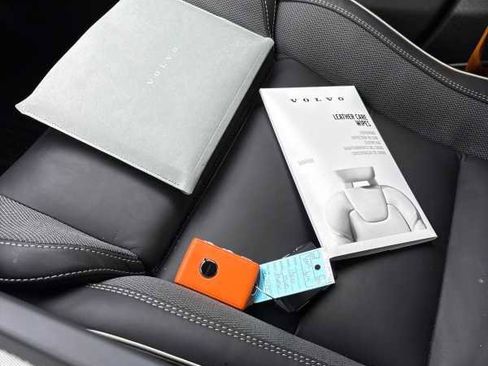 Used 2025 Volvo XC60 T8 Polestar w/ Protection Package Premier image 5