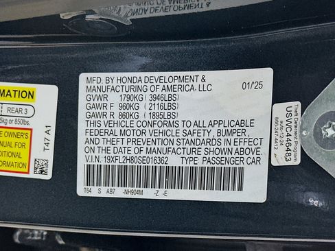 Used 2025 Honda Civic Sport image 12