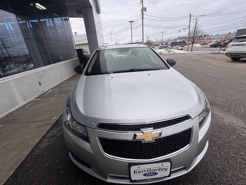 Used 2012 Chevrolet Cruze LS image 8