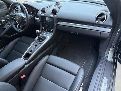Used 2025 Porsche 718 Boxster RWD image 25