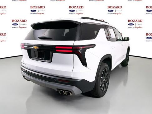 Used 2026 Chevrolet Traverse LT w/ Sun and Wheel Package FWD image 8