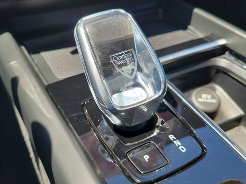 Certified 2026 Volvo XC60 B5 Ultra AWD/4WD image 30